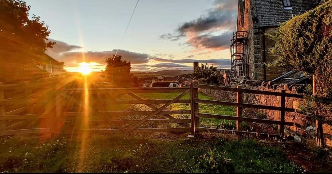 Pitcaithly Cottage Abernethy ภายนอก รูปภาพ