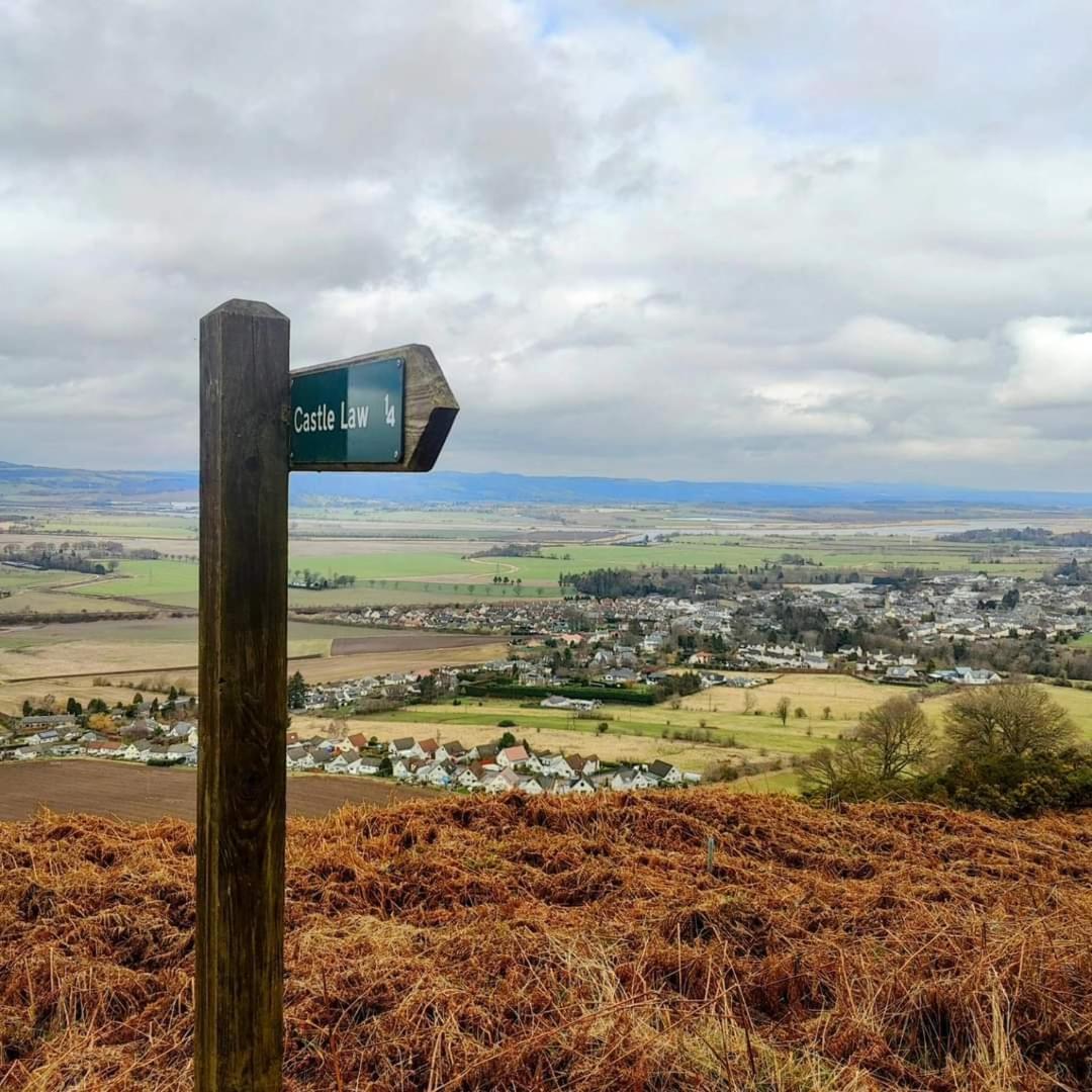 Pitcaithly Cottage Abernethy ภายนอก รูปภาพ
